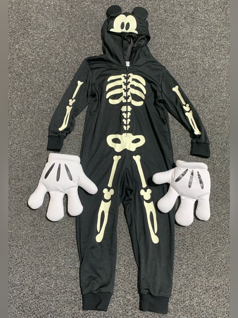 Disney Mickey Mouse size 5/6 hooded Glow-in-the-Dark Skeleton Costume w gloves